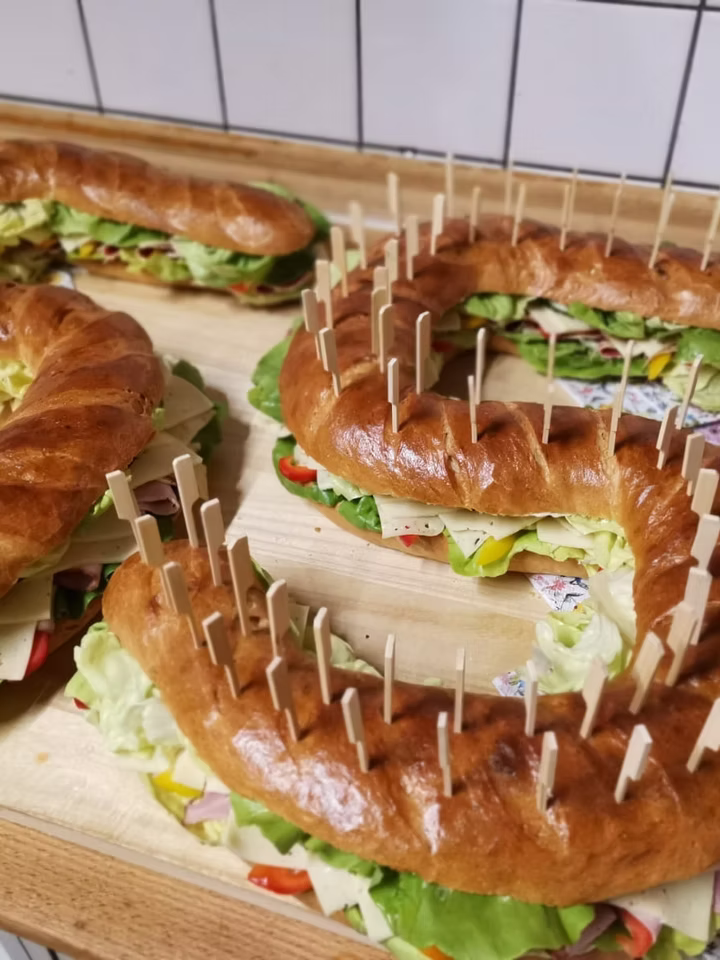 Langes Partybaguette der Bäckerei Knüpfer Langes Partybaguette der Bäckerei Knüpfer