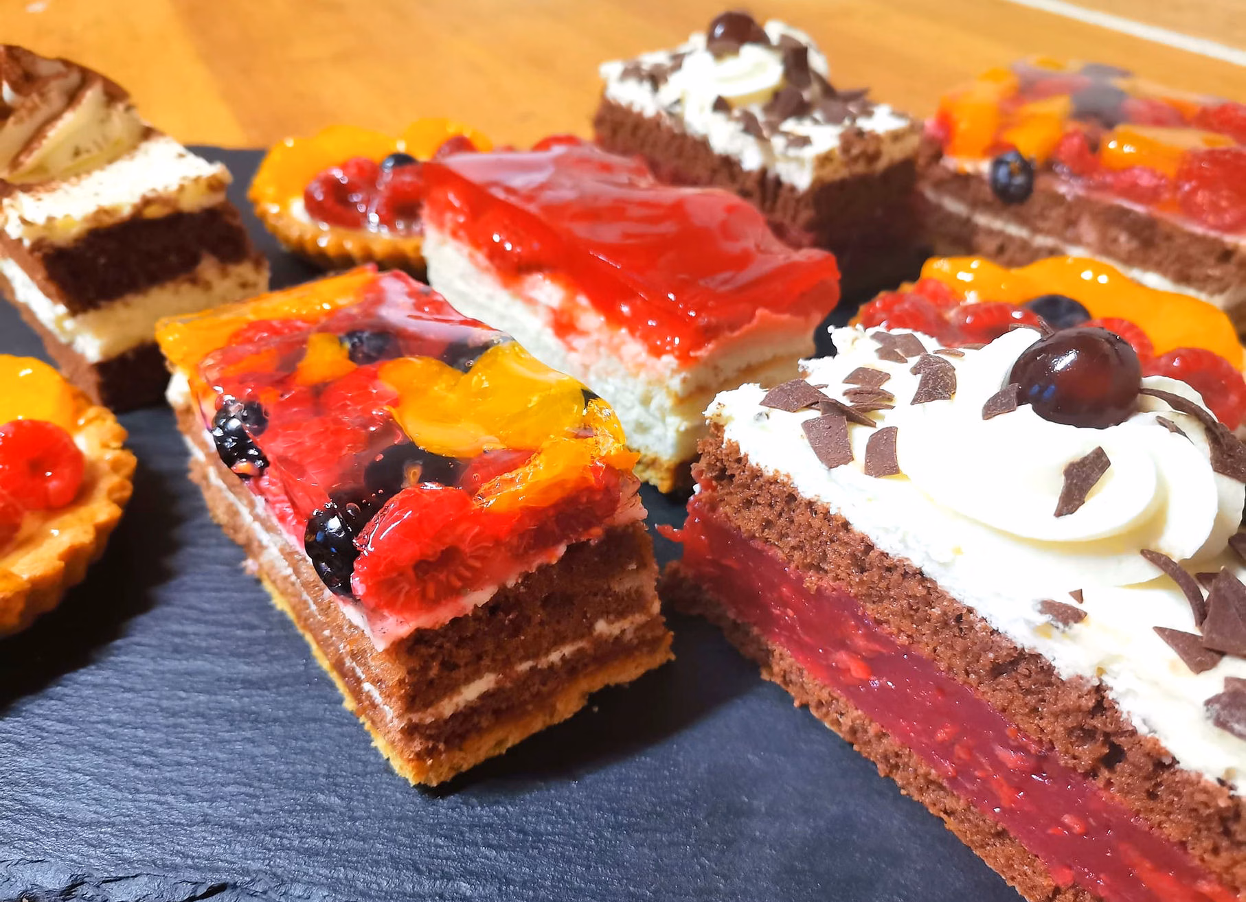 Törtchen und Desserts der Bäckerei Knüpfer